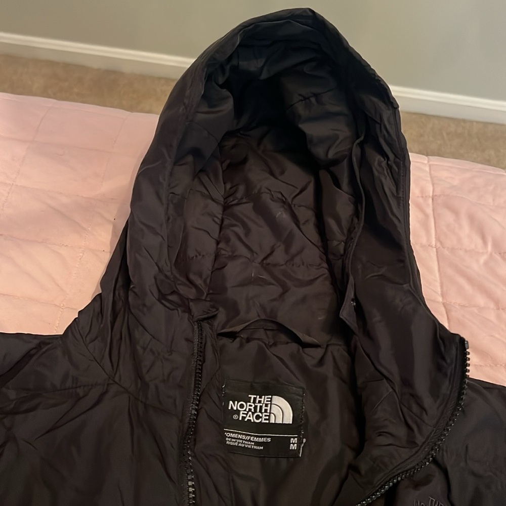 Women’s Black North Face Jacket size Medium Preowned like new - Picture 3 of 10